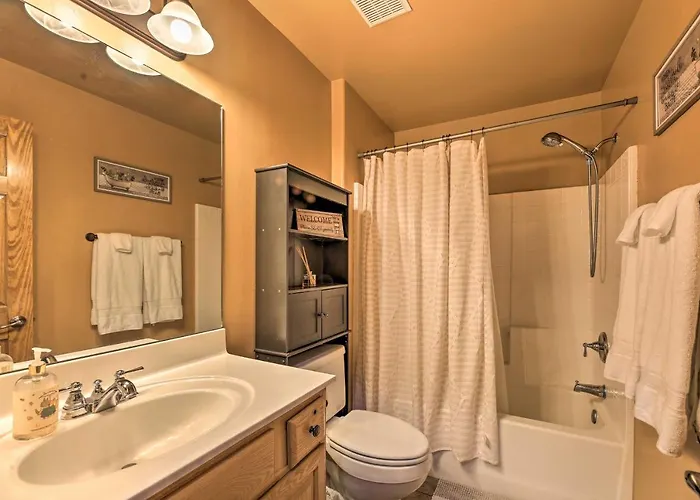 3 Mi To Fool Hollow Lake: Cozy W/ Deck Holiday home Show Low